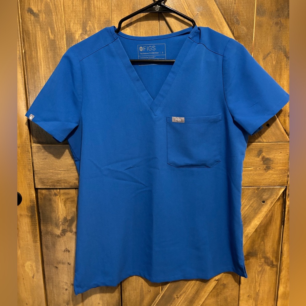 FIGS one pocket scrub top